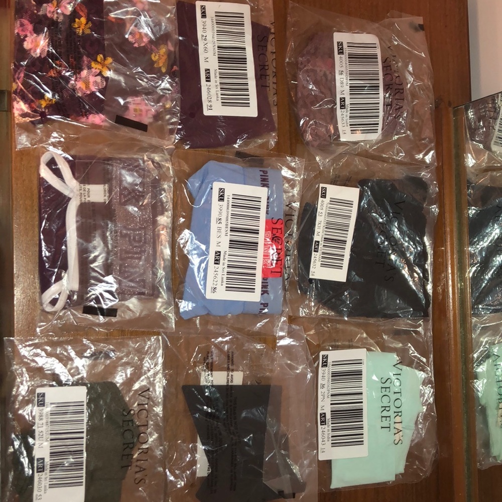 vs pink underwear 6 pairs. Size:m